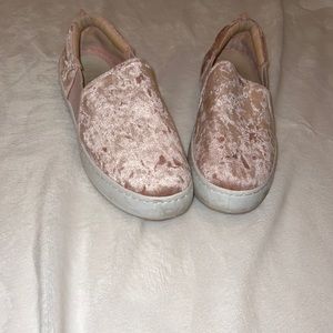 Velvet light pink shoes